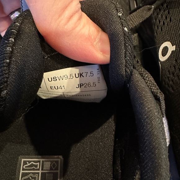 On Running Women’s Black On Cloud Cloudsurfer Sneakers - Picture 3 of 6